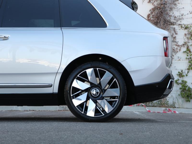 Image ROLLS-ROYCE Cullinan V12 6.75 Bi-Turbo 571ch