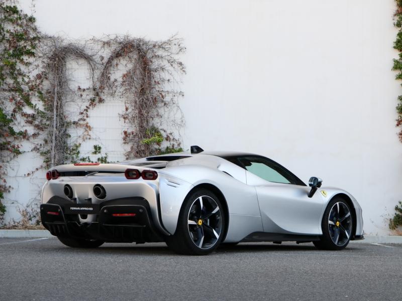 Image FERRARI SF90 STRADALE