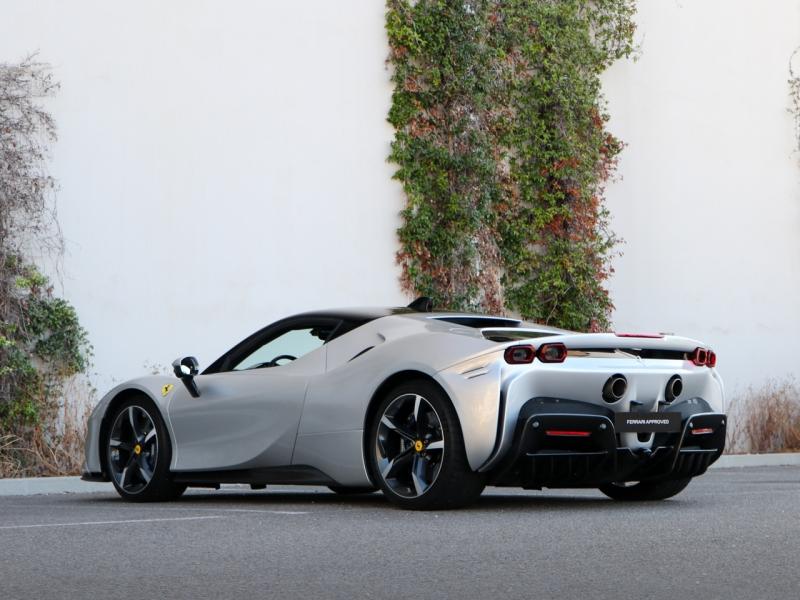 Image FERRARI SF90 STRADALE