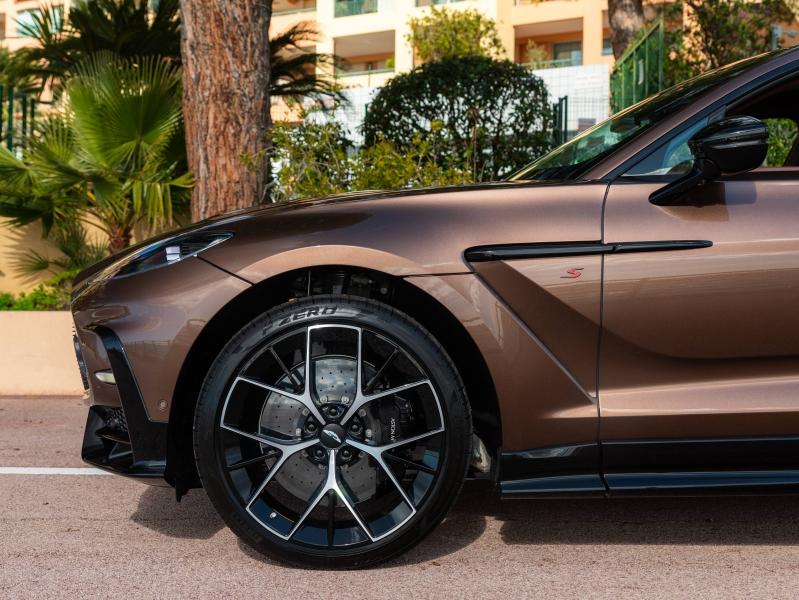 Image ASTON MARTIN DBX S SUV