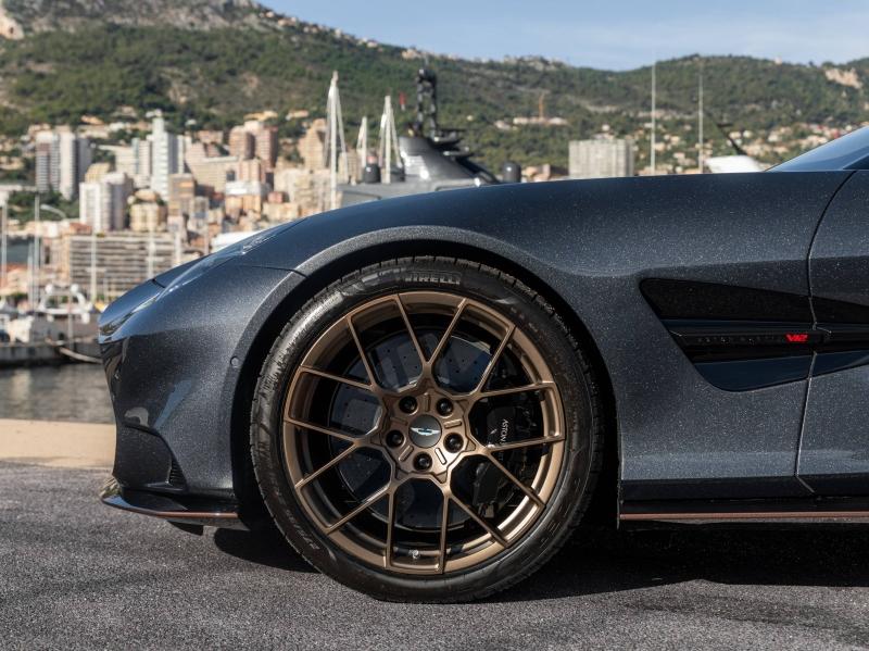 Image ASTON MARTIN VANQUISH VOLANTE VOLANTE