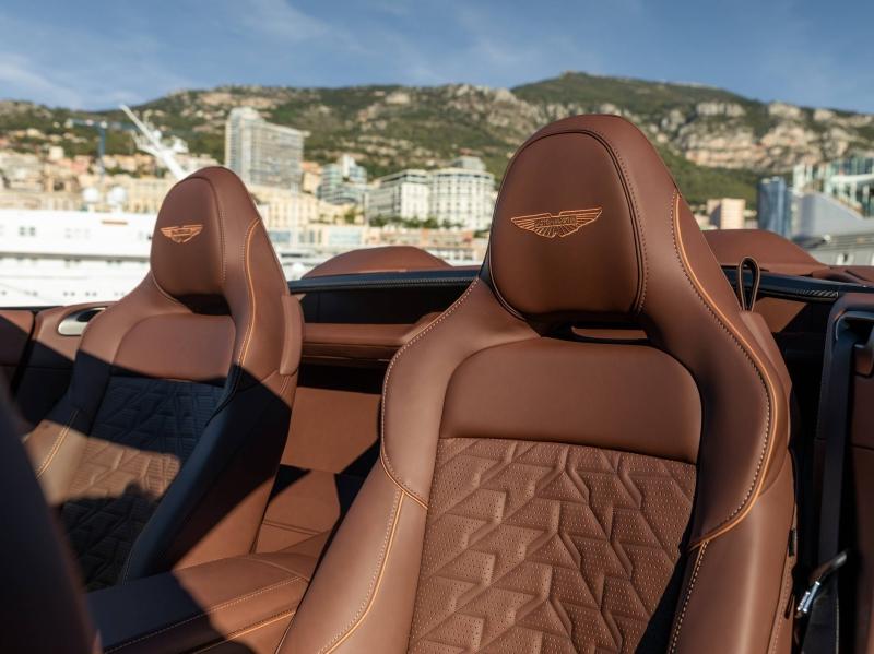 Image ASTON MARTIN VANQUISH VOLANTE VOLANTE