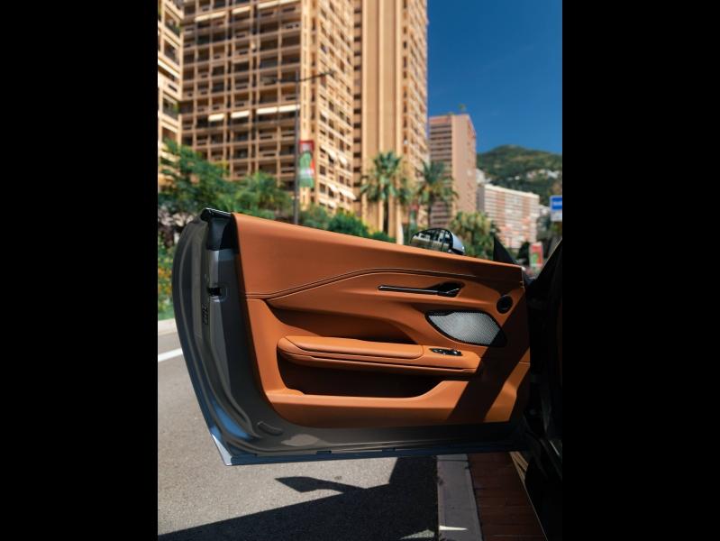 Image ASTON MARTIN VANTAGE ROADSTER ROADSTER