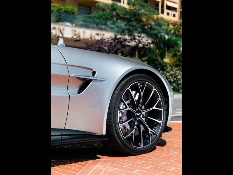 Image ASTON MARTIN VANTAGE ROADSTER ROADSTER