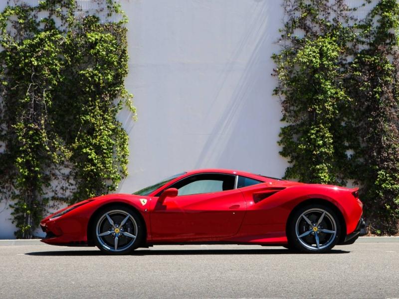 Image FERRARI F8 TRIBUTO V8 Biturbo 3.9