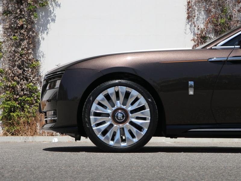 Image ROLLS ROYCE SPECTRE Silver Badge