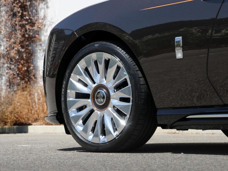 Image ROLLS ROYCE SPECTRE Silver Badge