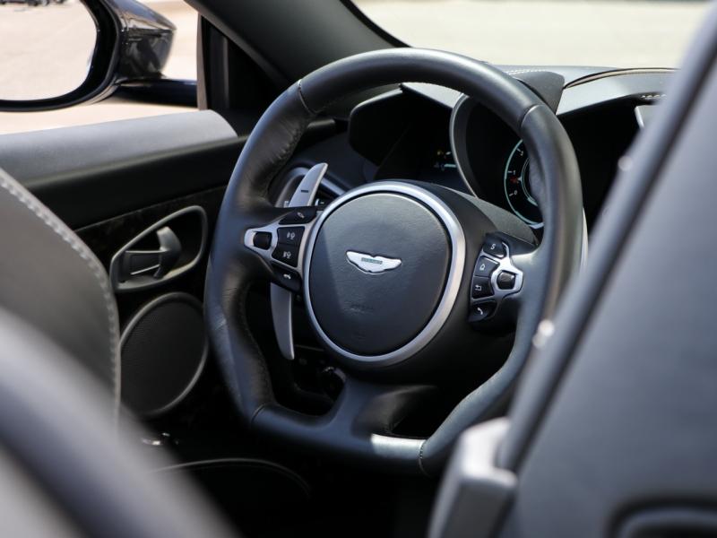 Image ASTON MARTIN DBS Volante V12 5.2 725ch Superleggera BVA8