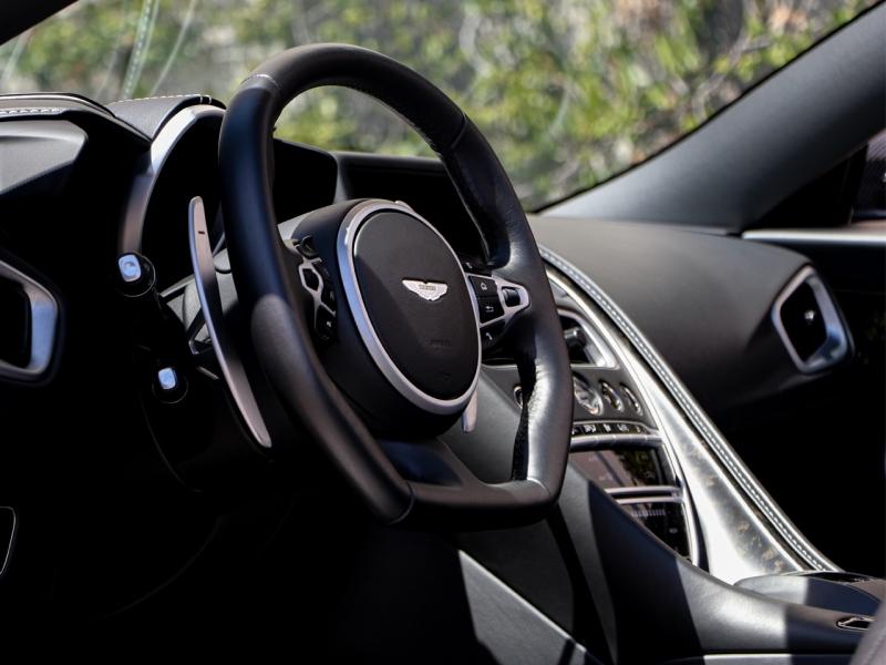 Image ASTON MARTIN DBS Volante V12 5.2 725ch Superleggera BVA8