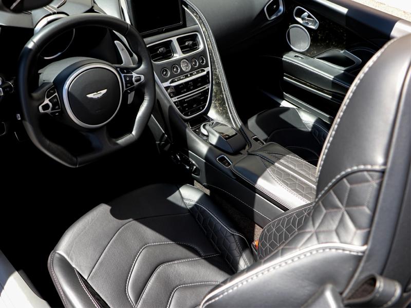 Image ASTON MARTIN DBS Volante V12 5.2 725ch Superleggera BVA8