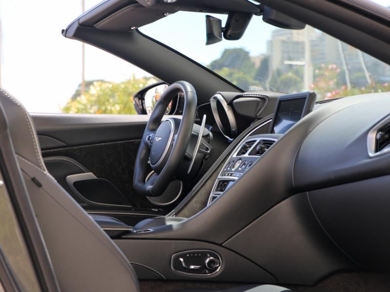 Image ASTON MARTIN DBS Volante V12 5.2 725ch Superleggera BVA8