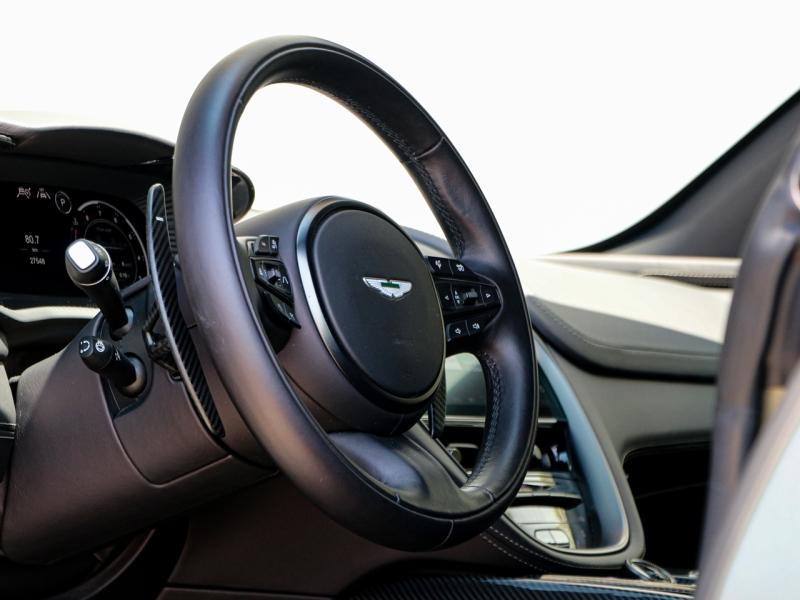 Image ASTON MARTIN DBX 4.0 V8 biturbo 707ch BVA9