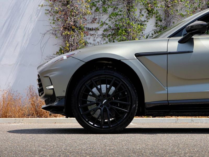 Image ASTON MARTIN DBX 4.0 V8 biturbo 707ch BVA9