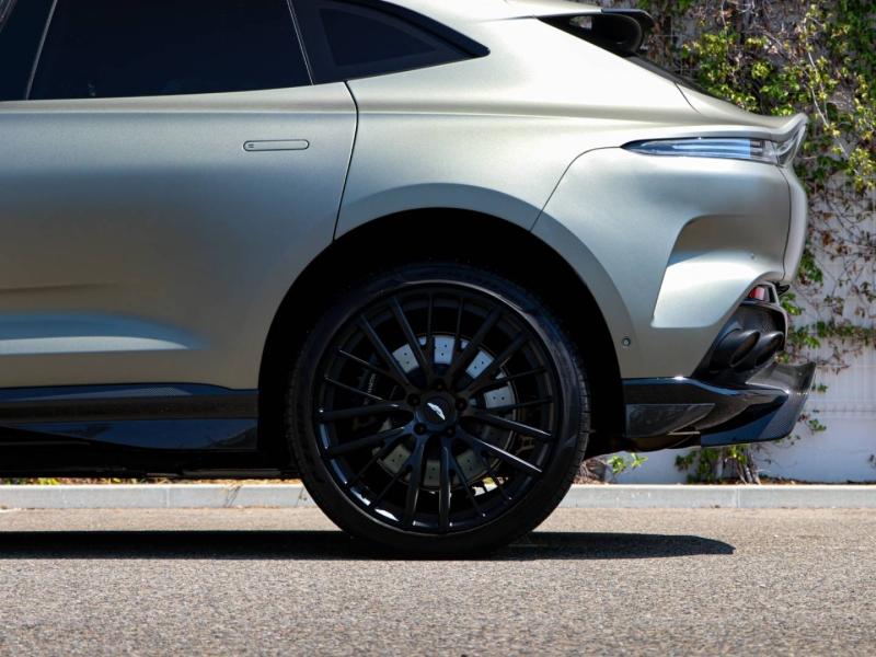 Image ASTON MARTIN DBX 4.0 V8 biturbo 707ch BVA9