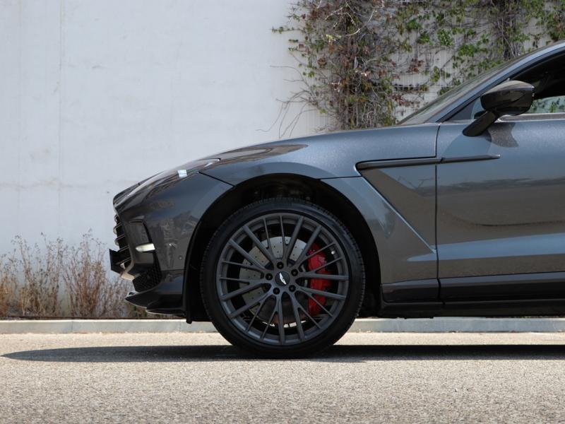 Image ASTON MARTIN DBX 4.0 V8 biturbo 707ch BVA9