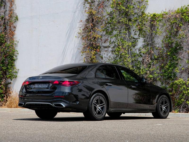 Image MERCEDES-BENZ Classe E 300 e 204+129ch AMG Line 9G-Tronic