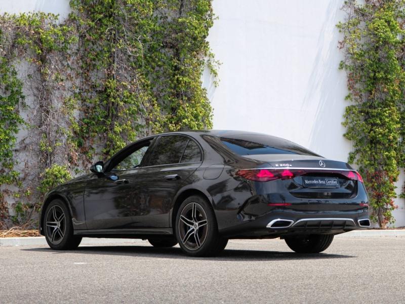 Image MERCEDES-BENZ Classe E 300 e 204+129ch AMG Line 9G-Tronic
