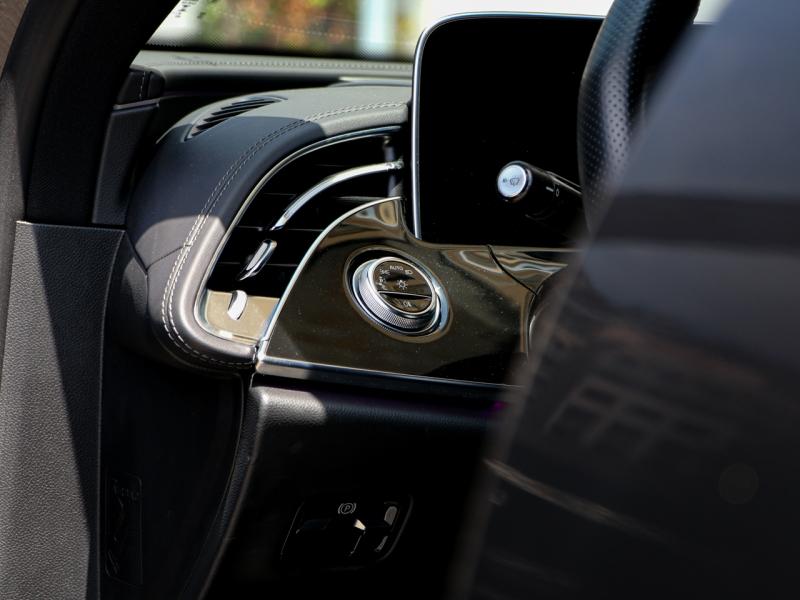 Image MERCEDES-BENZ Classe E 300 e 204+129ch AMG Line 9G-Tronic