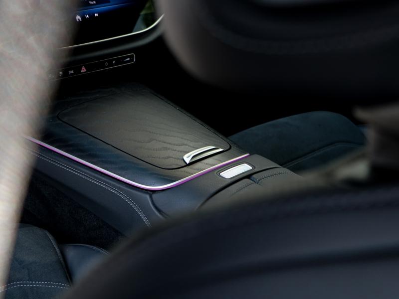 Image MERCEDES-BENZ Classe E 300 e 204+129ch AMG Line 9G-Tronic