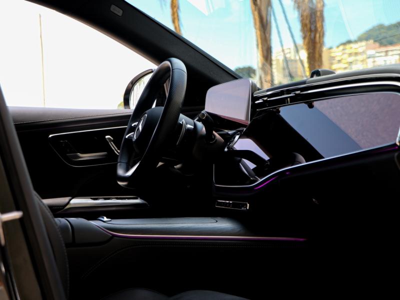 Image MERCEDES-BENZ Classe E 300 e 204+129ch AMG Line 9G-Tronic
