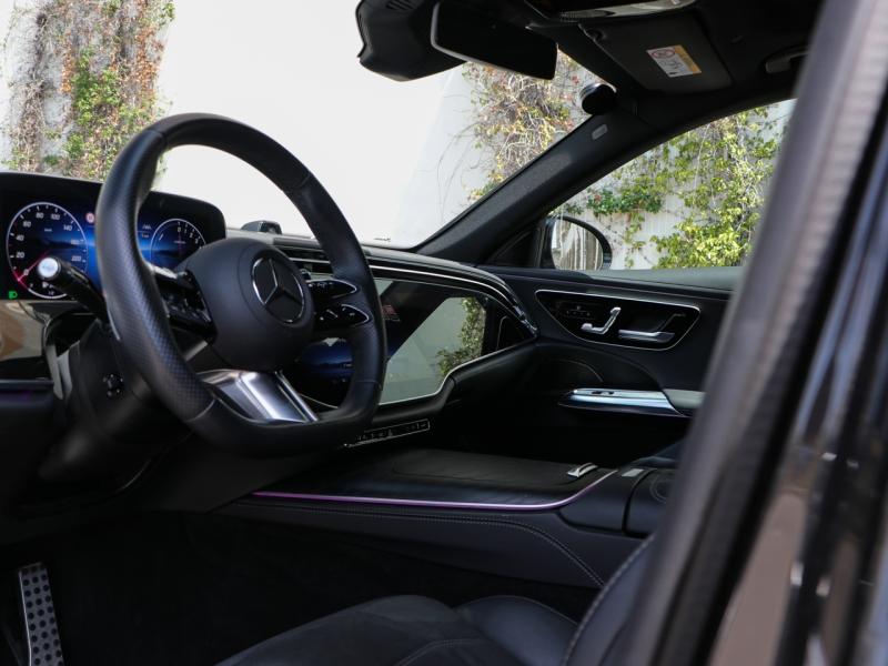 Image MERCEDES-BENZ Classe E 300 e 204+129ch AMG Line 9G-Tronic
