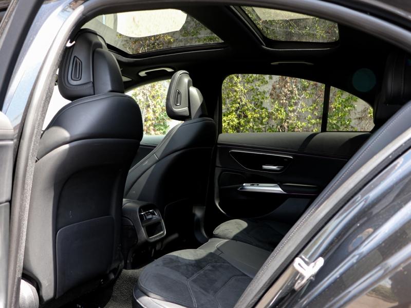 Image MERCEDES-BENZ Classe E 300 e 204+129ch AMG Line 9G-Tronic