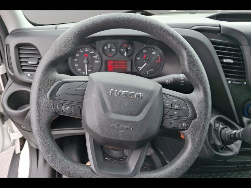 Image IVECO Daily CCb 35C16H empattement 4100 3.0 Tor CAISSE HAYON