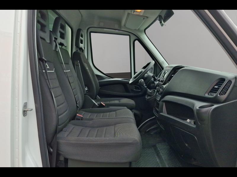 Image IVECO Daily CCb 35C16H empattement 4100 3.0 Tor CAISSE HAYON