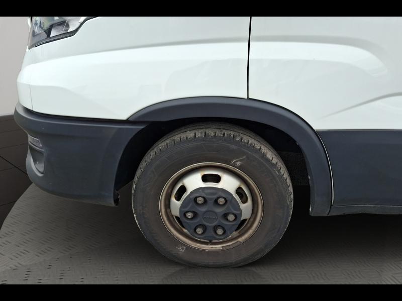 Image IVECO Daily CCb 35C16H empattement 4100 3.0 Tor CAISSE HAYON