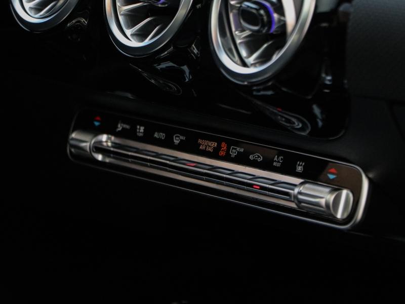 Image MERCEDES-BENZ Classe A 250 e Hybrid EQ 163+109ch AMG Line 8G-DCT