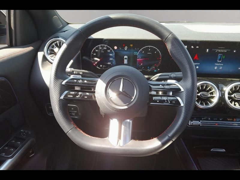 Image MERCEDES-BENZ GLA 200 d 150ch AMG Line 8G-DCT 4Matic