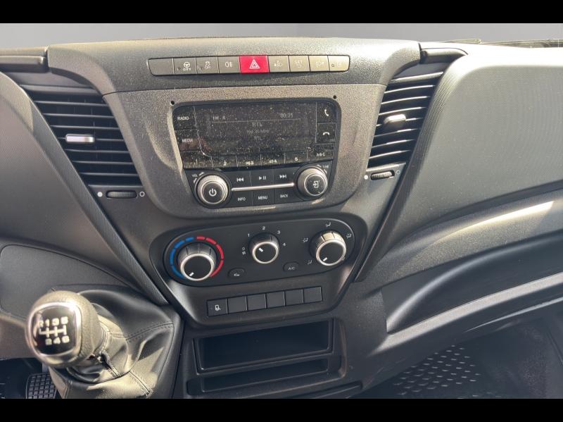 Image IVECO Daily CCb 35C16 / 3.0 160CH / CAISSE PLSC + HAYON / 2023