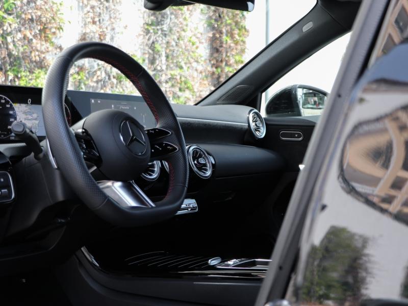 Image MERCEDES-BENZ Classe A 200 d 150ch AMG Line 8G-DCT