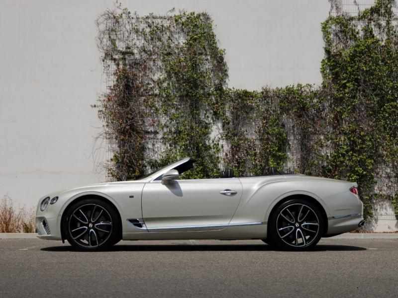 Image BENTLEY Continental GTC W12 6.0 635ch