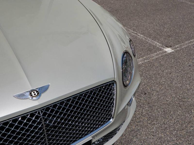 Image BENTLEY Continental GTC W12 6.0 635ch