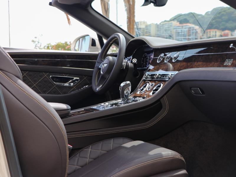 Image BENTLEY Continental GTC W12 6.0 635ch