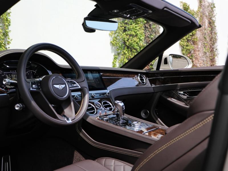 Image BENTLEY Continental GTC W12 6.0 635ch