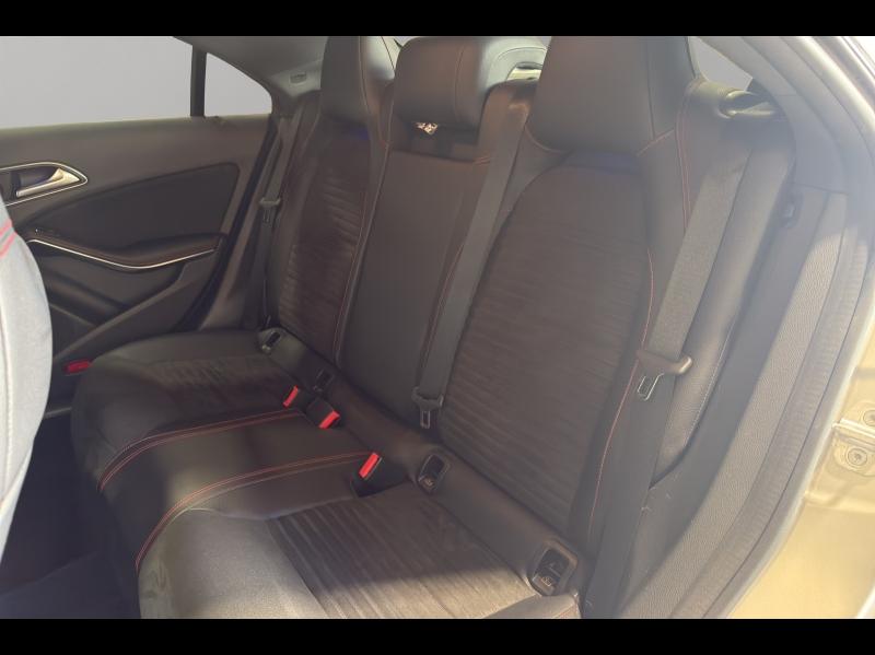 Image MERCEDES-BENZ CLA 200 d Fascination 7G-DCT