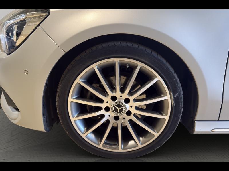 Image MERCEDES-BENZ CLA 200 d Fascination 7G-DCT