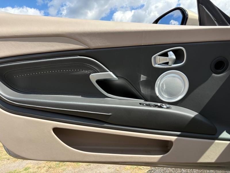 Image ASTON MARTIN DB11 Volante V8 4.0 510ch BVA8