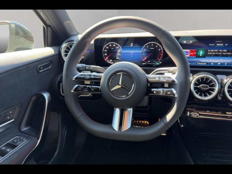 Image MERCEDES-BENZ Classe A 200 163ch Star Edition 7G-DCT