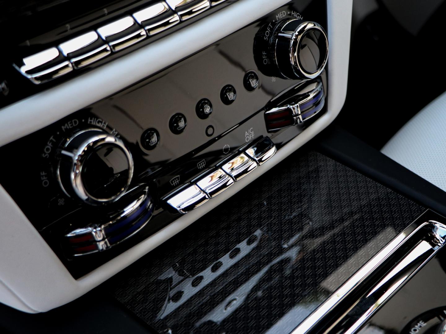 Image ROLLS-ROYCE Ghost V12 6.6 600ch Black Badge