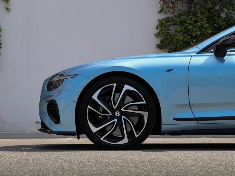 Image BENTLEY CONTINENTAL GT V8 Hybrid 4.0 680ch