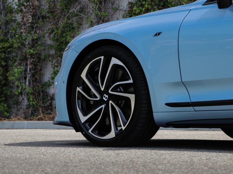 Image BENTLEY CONTINENTAL GT V8 Hybrid 4.0 680ch