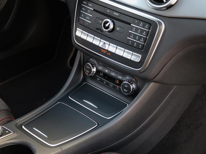 Image MERCEDES-BENZ GLA 250 211ch Fascination 4Matic 7G-DCT Euro6d-T