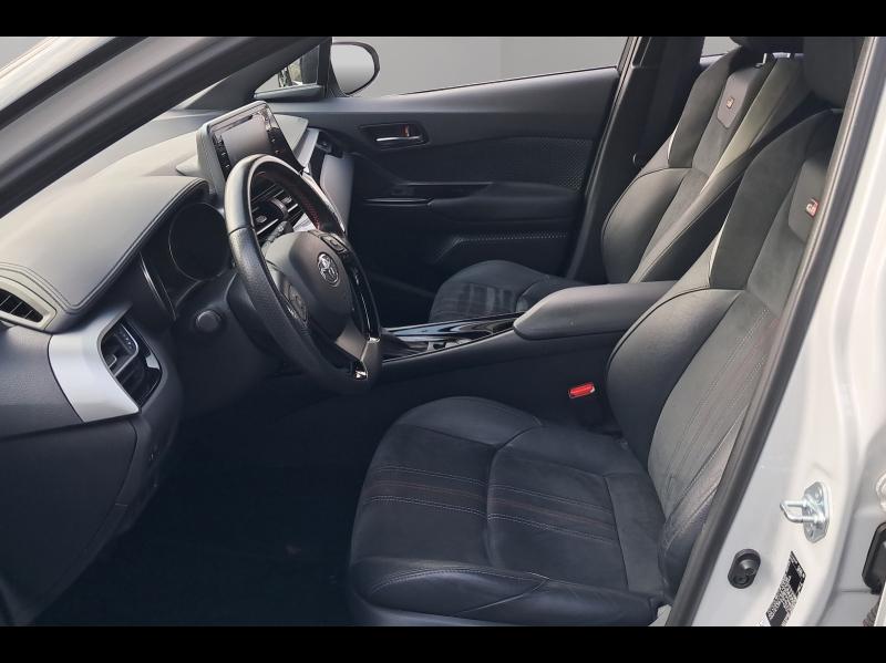 Image TOYOTA C-HR 184h GR-Sport 2WD E-CVT MY20