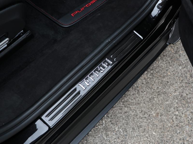 Image FERRARI PUROSANGUE V12