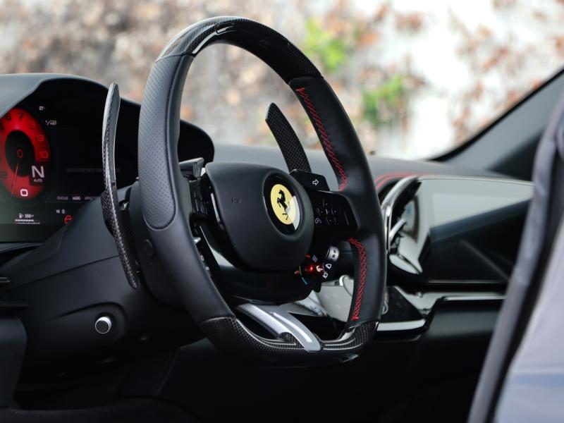 Image FERRARI PUROSANGUE V12