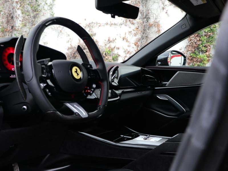 Image FERRARI PUROSANGUE V12