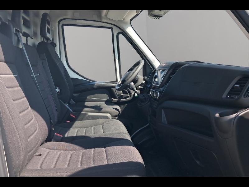 Image IVECO Daily CCb 35C16H empattement 4100 3.0